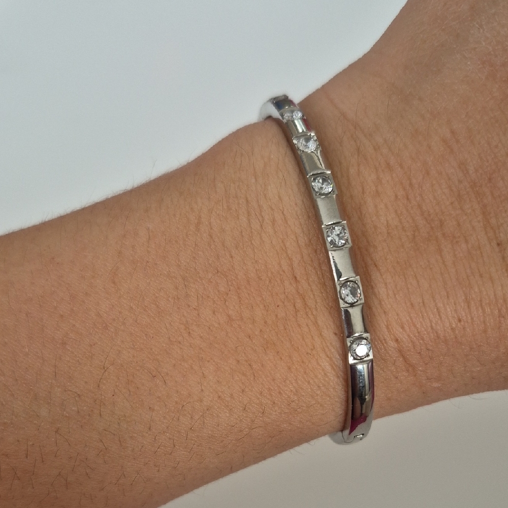 Chic Silver Bracelet with Cz